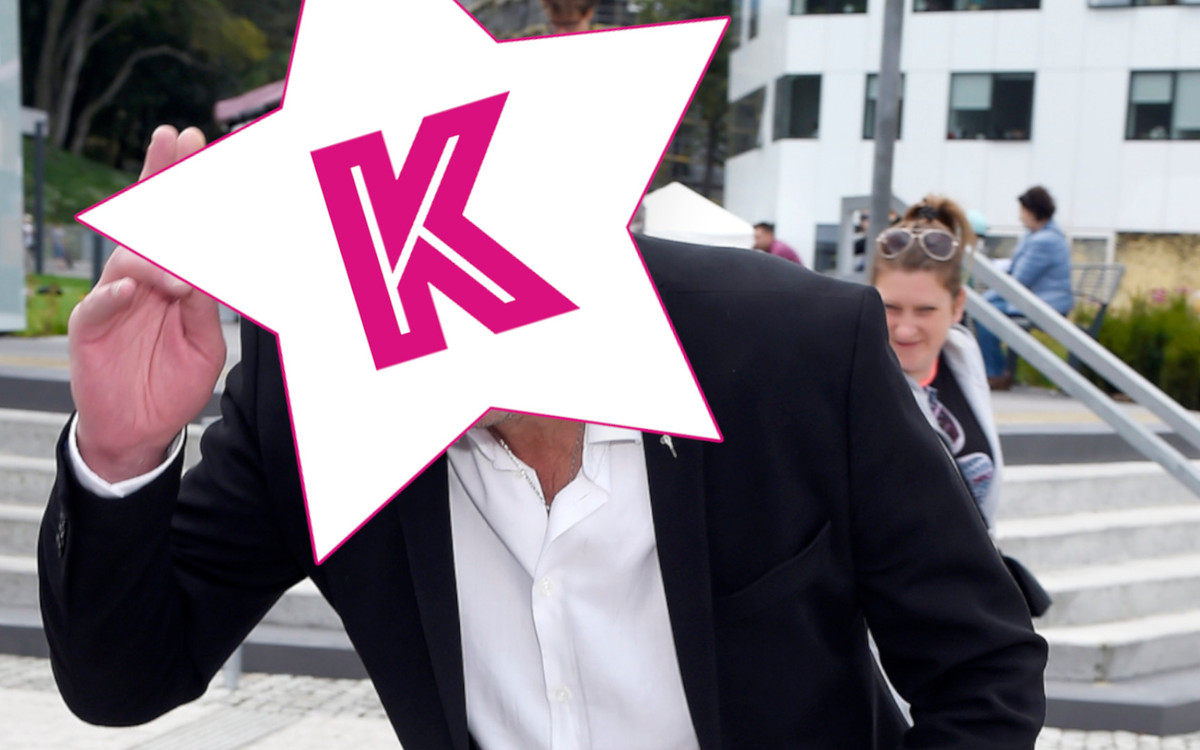 Znany aktor zaręczył się w wieku 56 lat. Zagrał w ponad 100 produkcjach