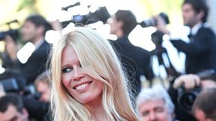 Kto tak kusi w Cannes? (FOTO)