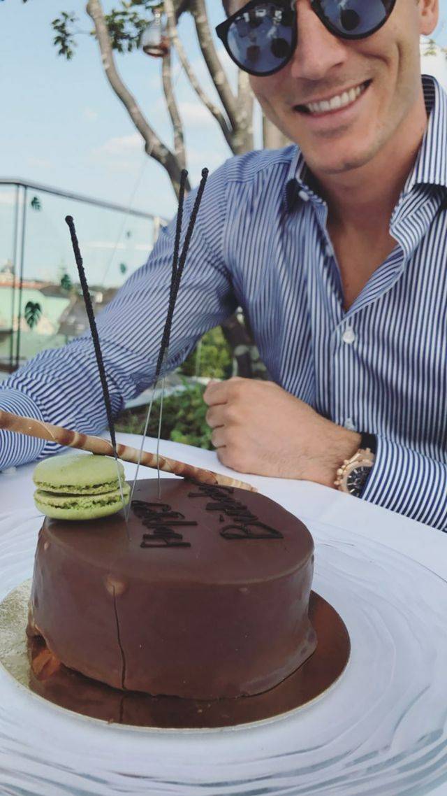 Tadam! Anna Lewandowska upiekła TORT URODZINOWY dla Roberta