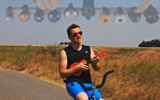 CeZik jedzie na rowerze… (VIDEO)
