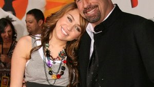 Miley Cyrus i John Travolta razem