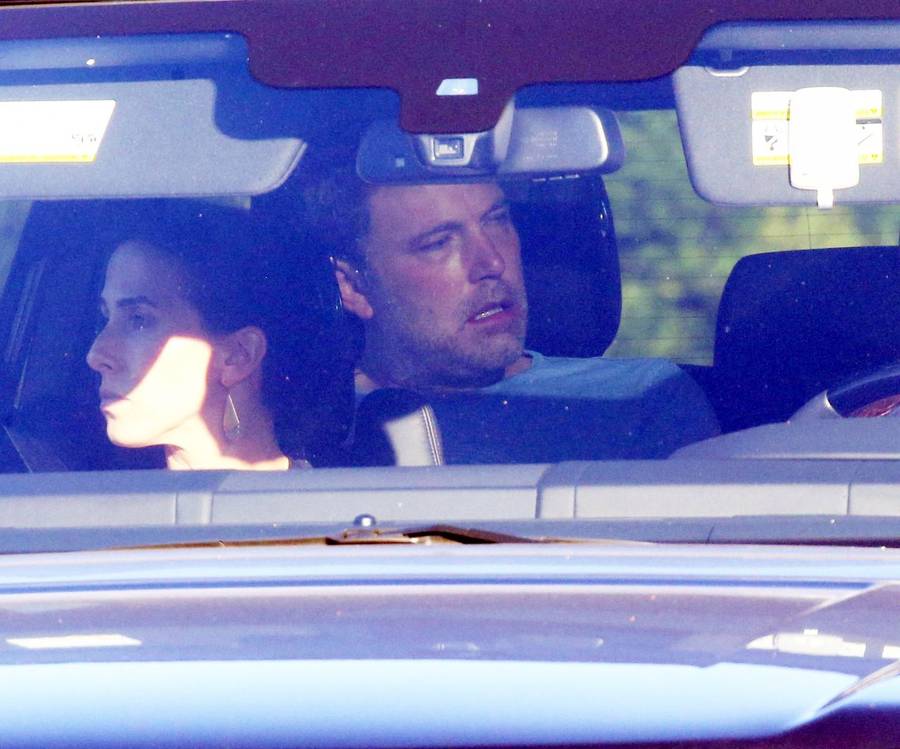 PIJANY Ben Affleck na tylnym siedzeniu wraca na odwyk