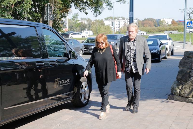 Na pogrzebie Roberta Smoktunowicza dużo łez i smutku. Żona modelka Zofia Ragankiewicz, Joanna Racewicz…