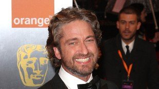 Gerard Butler flirtuje z Selitą Ebanks