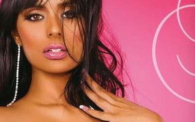 Piersi Nilanti Narain – idealne czy wulgarne?