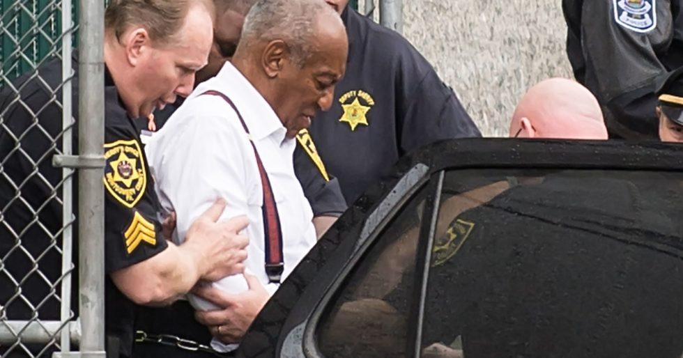 Bill Cosby w drodze do więzienia w 2018 roku, fot. MEGA / Forum