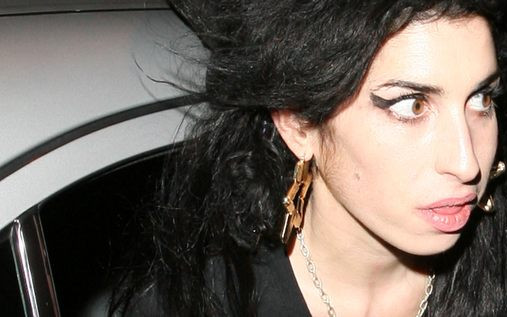 Amy Winehouse wygląda coraz gorzej (FOTO)