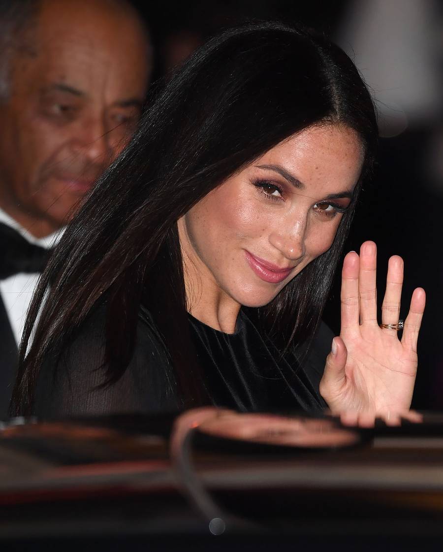 BRZYDKIE stopy Meghan Markle w stylizacji za ponad 4 tys. funtów