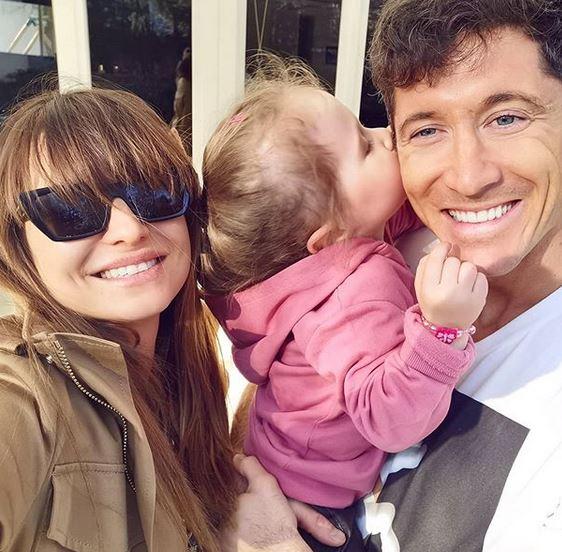 Anna i Robert Lewandowscy z Klarą