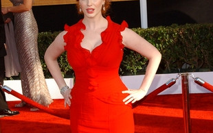 Miejcie oko na Christinę Hendricks