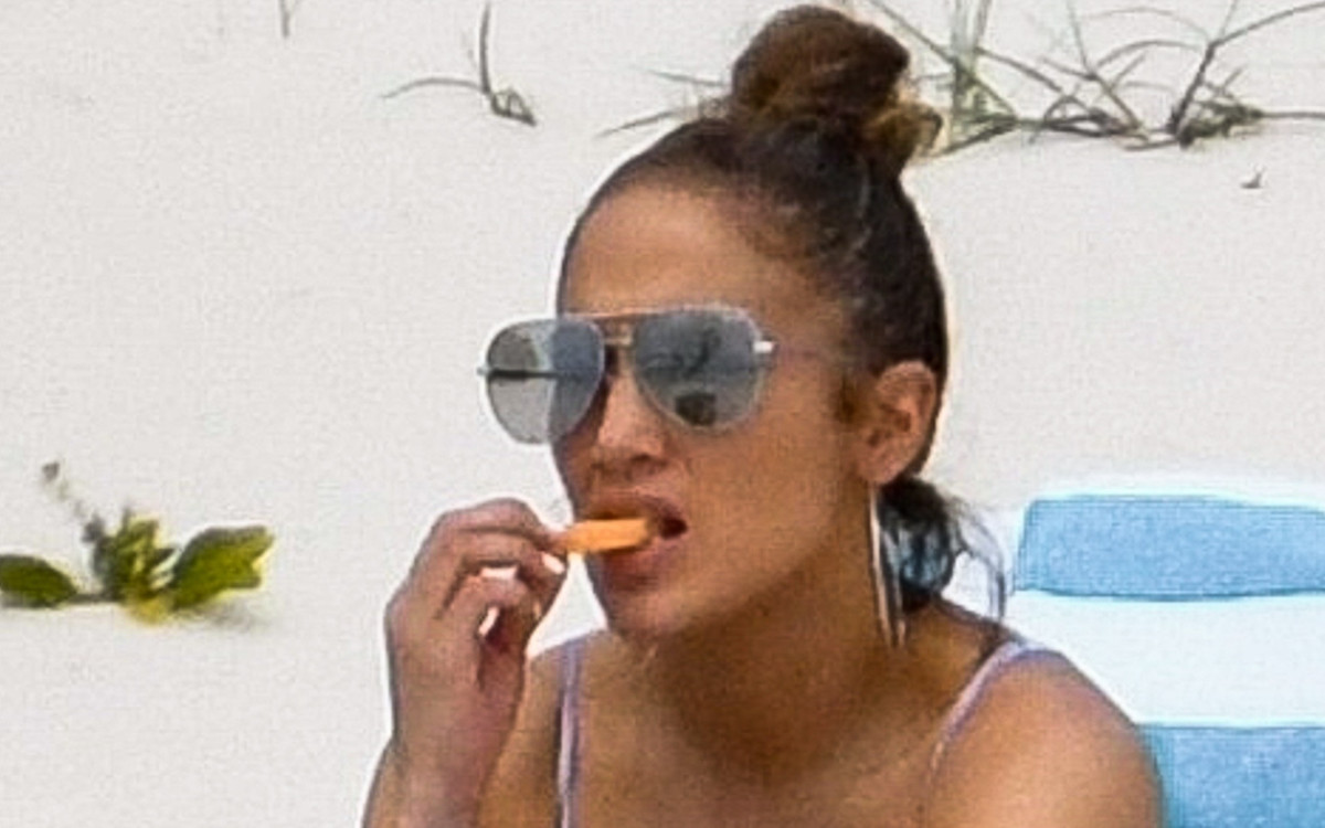 Jennifer Lopez w bikini z narzeczonym – uciekli przed plotkami o zdradzie?