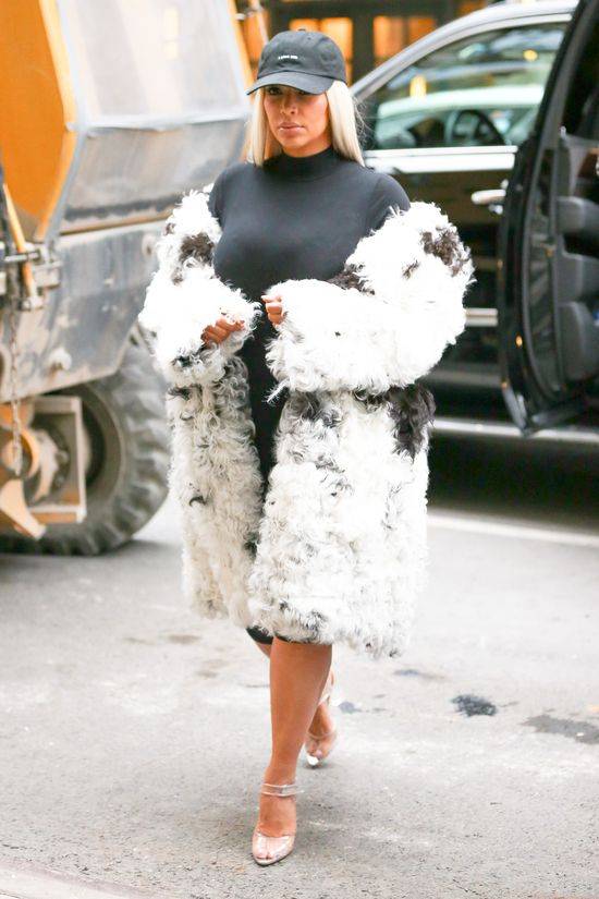 15 dowodów na to, że Kim Kardashian potrzebuje stylisty OD ZARAZ!