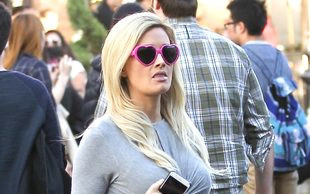 Holly Madison pokazuje ciążowy brzuszek (FOTO)