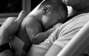 Simon Cowell pokazał trzy zdjęcia małego Erica (FOTO)