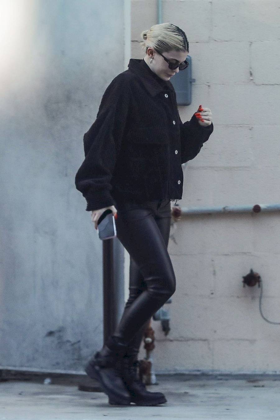 Tak KOSZMARNEJ fryzury Kylie Jenner nie miała jeszcze NIGDY (ZDJĘCIA)