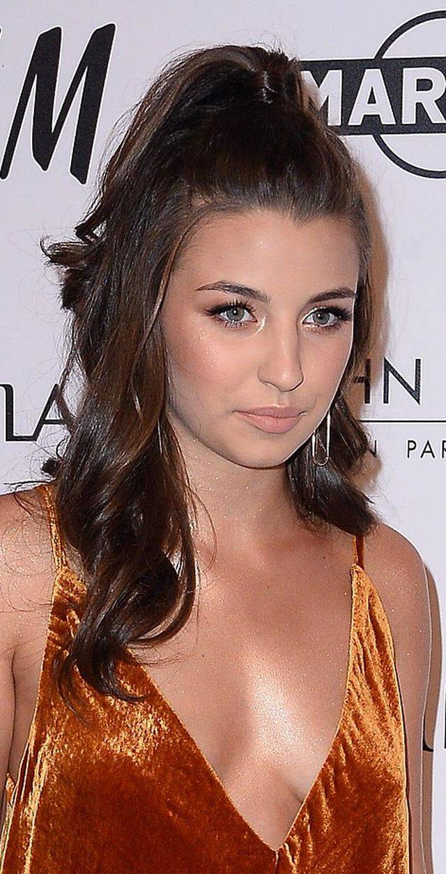 Julia Wieniawa na gali Glamour