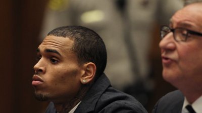 Chris Brown jest seryjnym gwałcicielem? Muzyk jest znów oskarżony