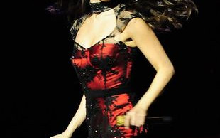 Selena Gomez utrzymuje kontakt z mamą Justina Biebera