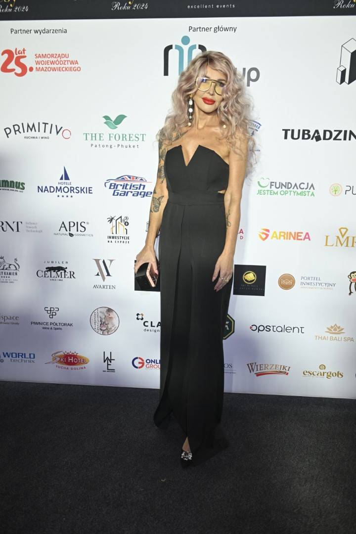 Gala Osobowości i Sukcesy: Doda założyła sukienkę na kombinezon, dawno niewidziana Karolina Pisarek z mężem