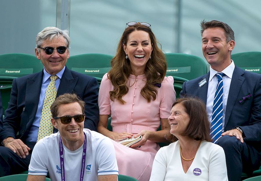 Księżna Kate na finale Wimbledonu w szpilkach z sieciówki. Na pewno szybko znikną z półek (ZDJĘCIA)