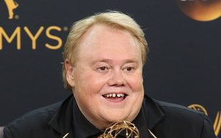 Powiedzcie, że kojarzycie Louie Andersona! Właśnie dostał nagrodę Emmy!