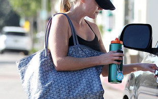 Reese Witherspoon ukrywa się przed fotografami (FOTO)