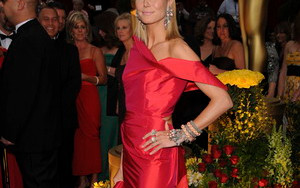 Heidi Klum pokazuje ściśnięty biust i wielki rozporek