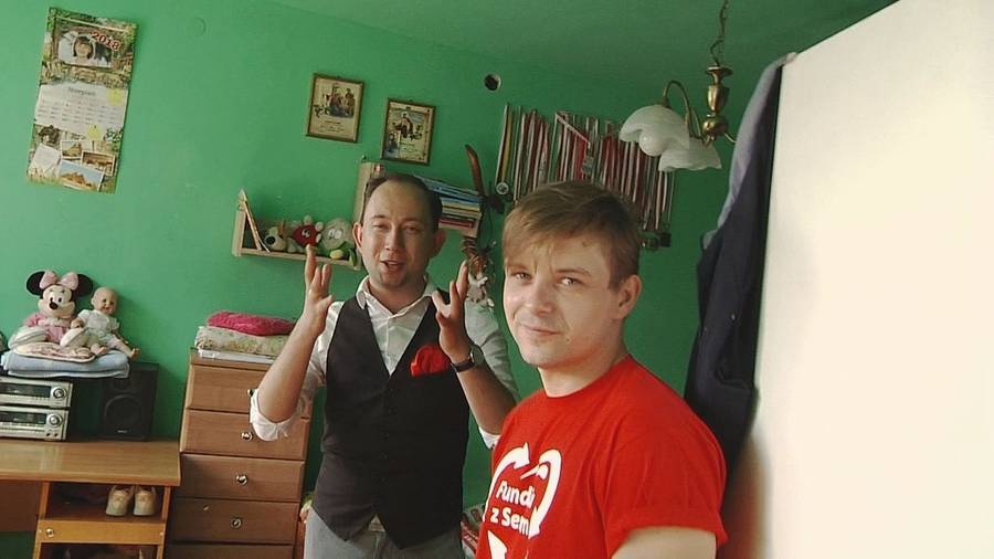 Jarosław Milner i Marek Molak pomagają dzieciakom