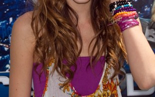 Bella Thorne na kolejnej premierze (FOTO)