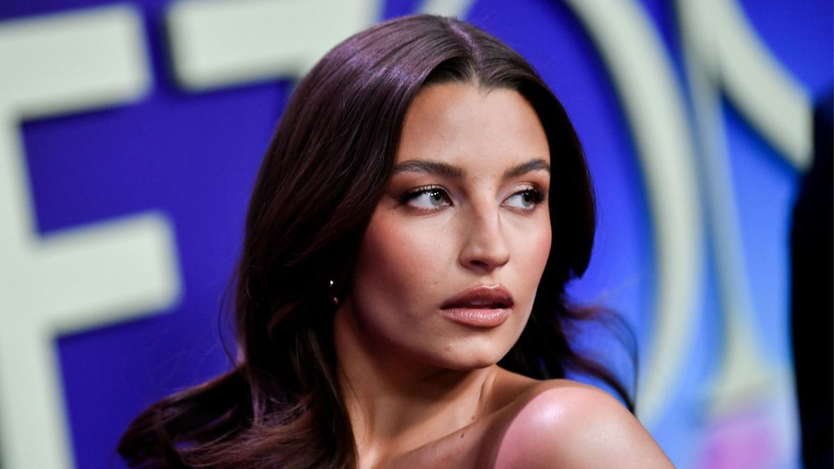 To on pojawił się u boku Julii Wieniawy. Kim jest Hervé Matthys? Fot. AKPA.