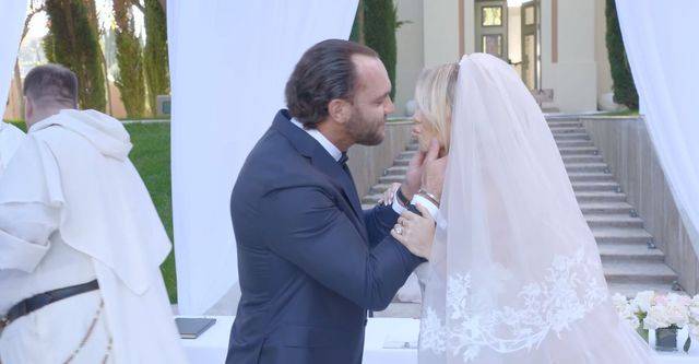 Ślub Dody i Emila Stępnia – piosenkarka pokazała go w klipie do piosenki Miłość na etat