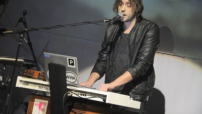 Tomek Makowiecki z nowym klipem i płytą [VIDEO]