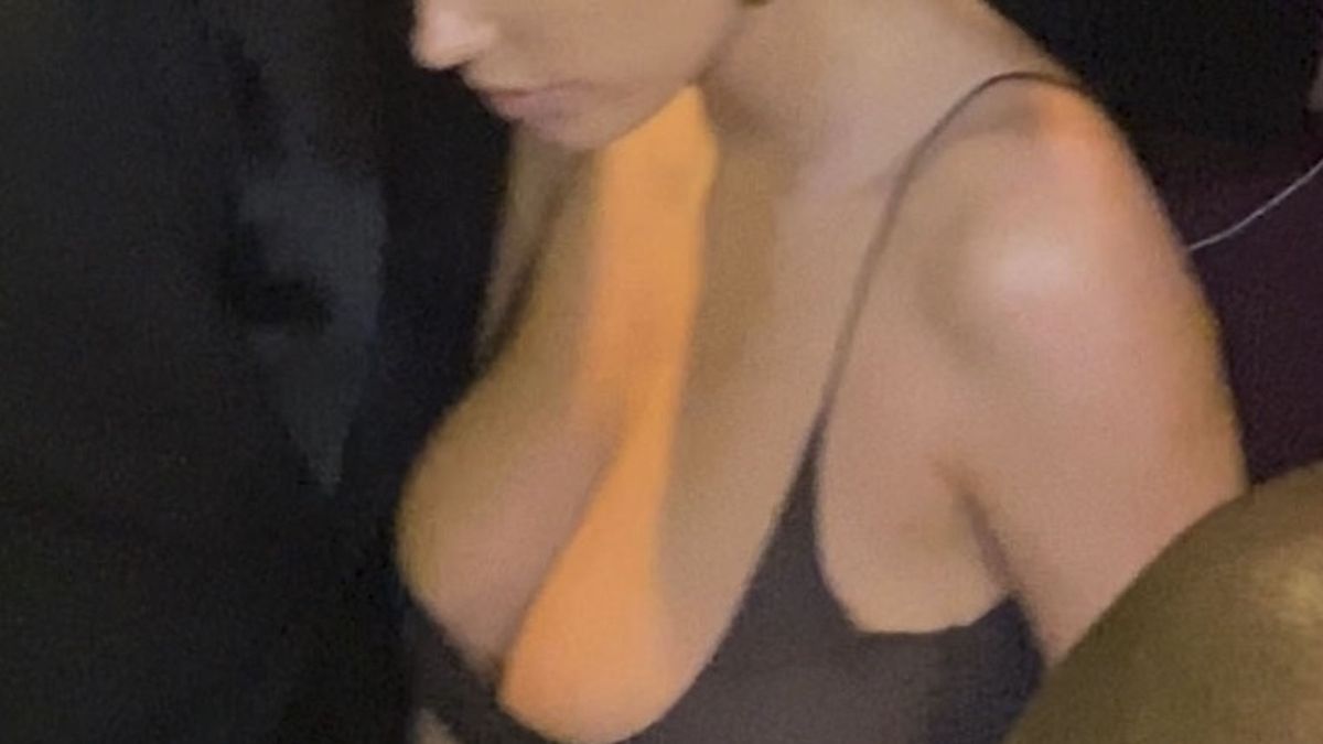 Paris, FRANCE - *PREMIUM-EXCLUSIVE* Kanye West was seen after a very long day all over Paris where he wound down for dinner at Ferdi with Bianca. The rapper was seen in a very affectionate moment holding Bianca from behind wrapping his arms around her waist a