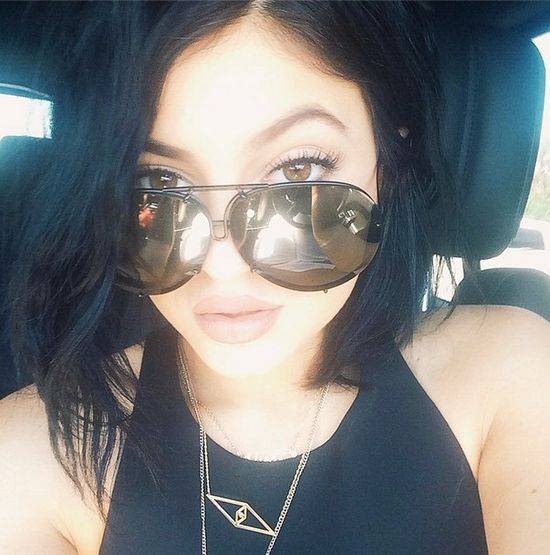 Usta Kylie Jenner przedmiotem internetowego sporu