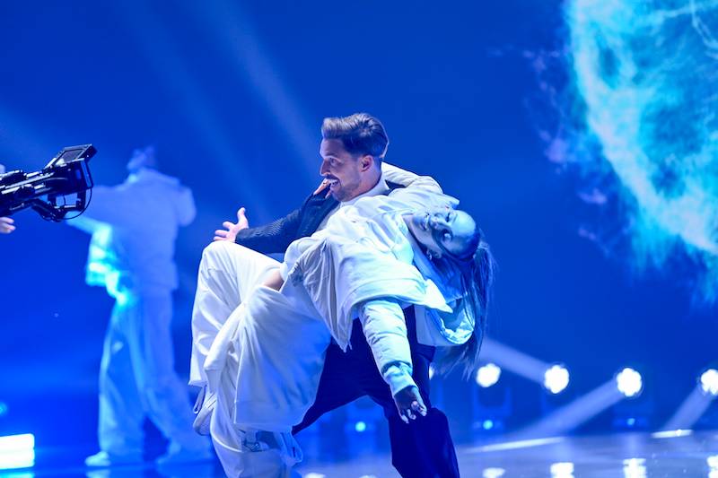 TVP ujawniło gwiazdy Sylwestra z Dwójką! Takich zmian w obsadzie jeszcze nie było (FOTO)