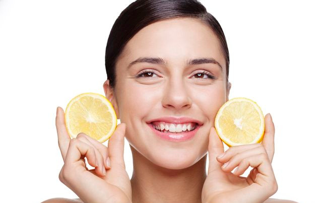 Witamina C na twarz – zamiast botoksu?