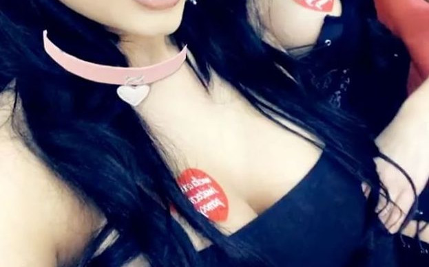 Nakleiły serduszka na piersi i dostały HEJT