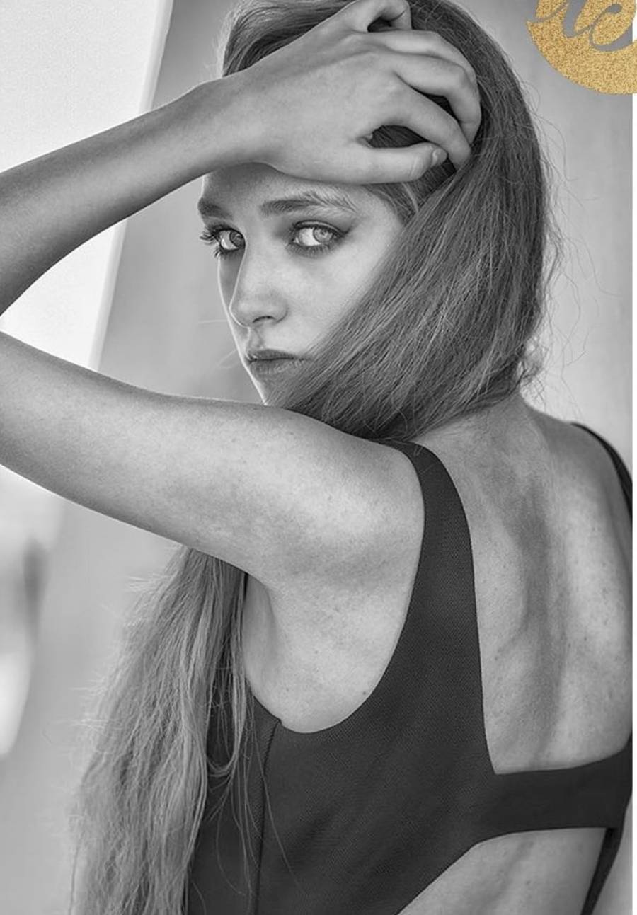 SZOK! Tak wyglądały pierwsze posty NATURALNEJ Caroline Derpieński! Plejada gwiazd, pokazy, sesje zdjęciowe (FOTO)