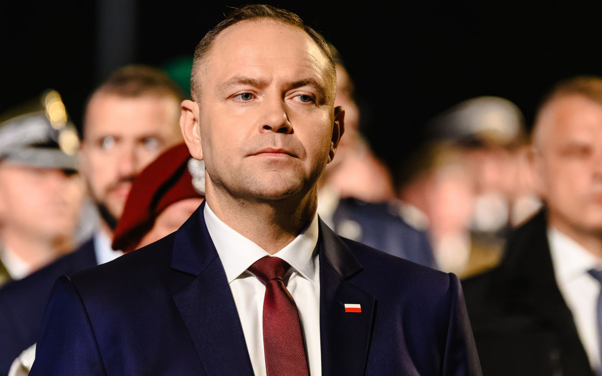 Karol Nawrocki na archiwalnych zdjęciach z dzieciństwa. Tak uczcił Dzień Matki