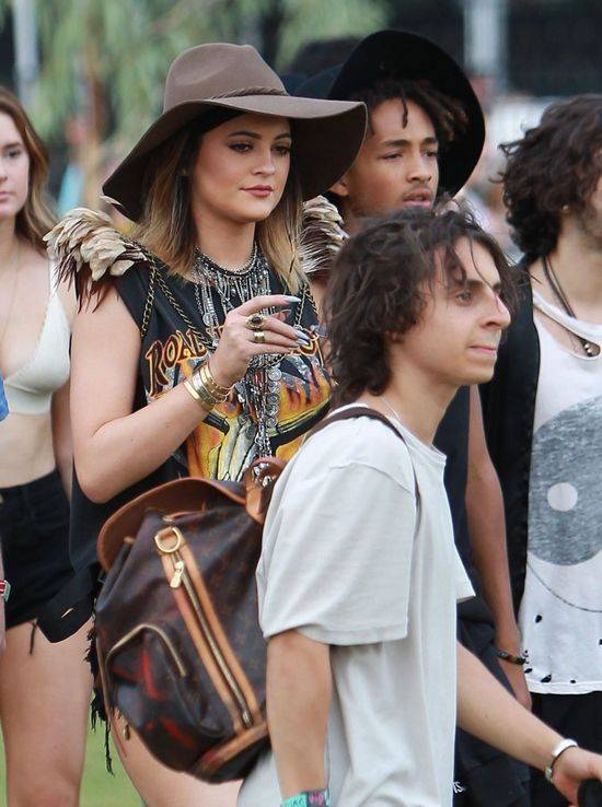 Kylie Jenner przed i po operacjach plastycznych