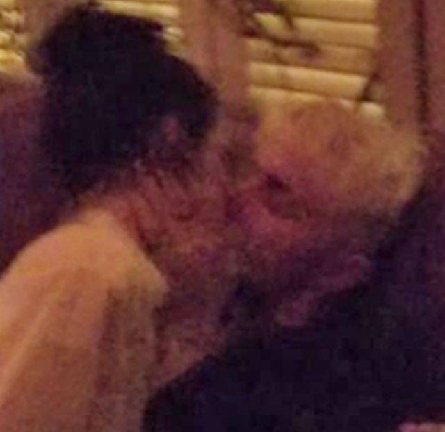 Kendall Jenner CAŁUJE SIĘ z 18-letnim bratem sióstr Hadid (EKSKLUZYWNE ZDJĘCIA)