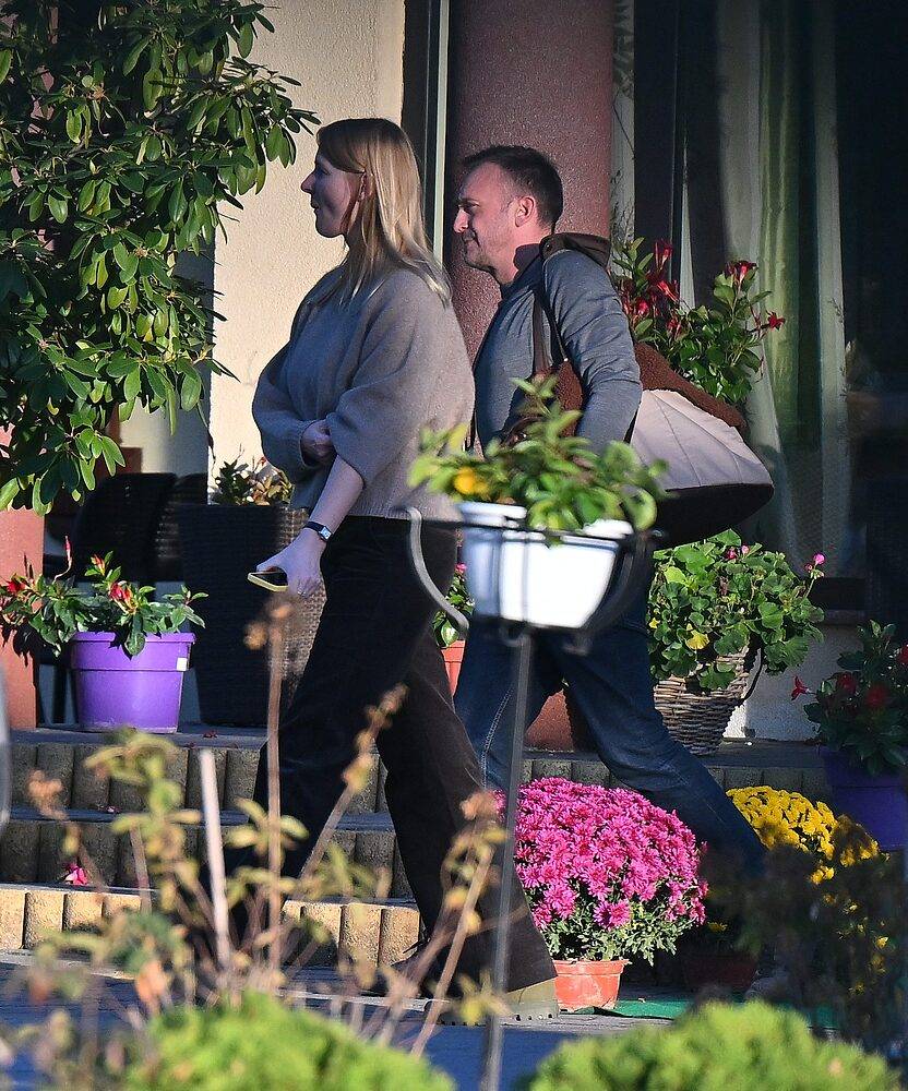 Przybyła reszta gości na ślub Cichopek i Kurzajewskiego. Wiemy, kto jeszcze przyjechał (ZDJĘCIA PAPARAZZI)