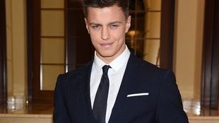 Rafał Jonkisz na każdym egzaminie maturalnym miał inny strój (INS)