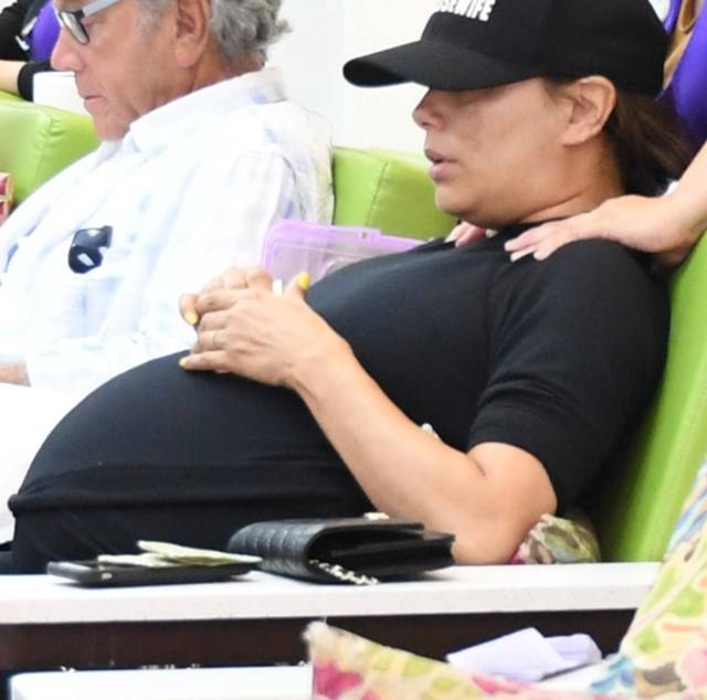 Przygnębiona Longoria bez makijażu. Kiepsko znosi ostatnie dni ciąży!