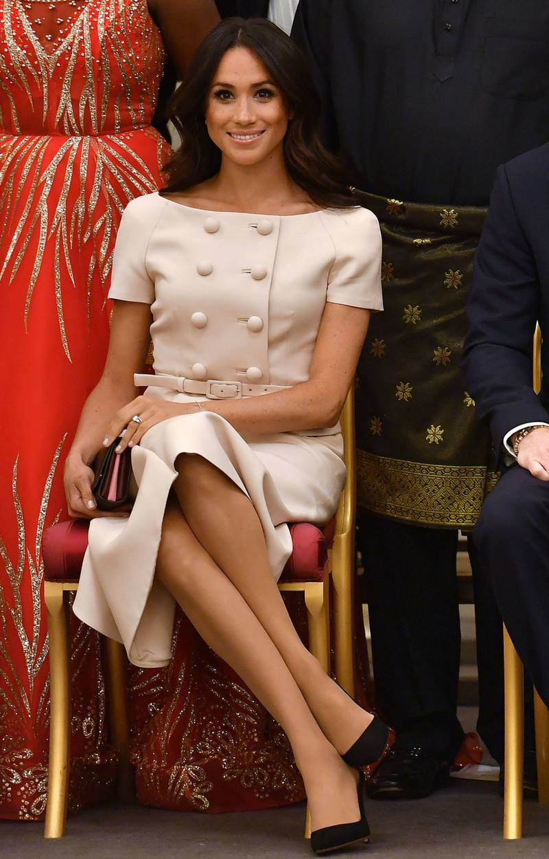 To dlatego Meghan Markle nosi jasne sukienki. Chodzi o spory PROBLEM!