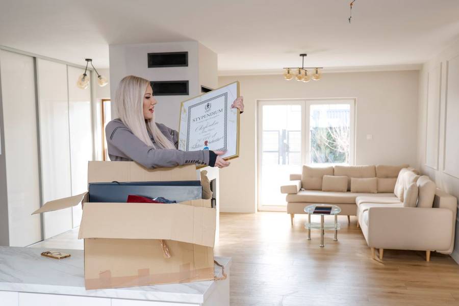 Maluba przeprowadziła się do nowego domu. Zaprosiła kamery do domu!