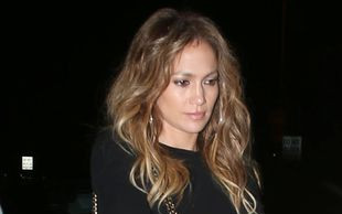 Co robi Jennifer Lopez po kolacji z dziećmi na mieście? FOTO