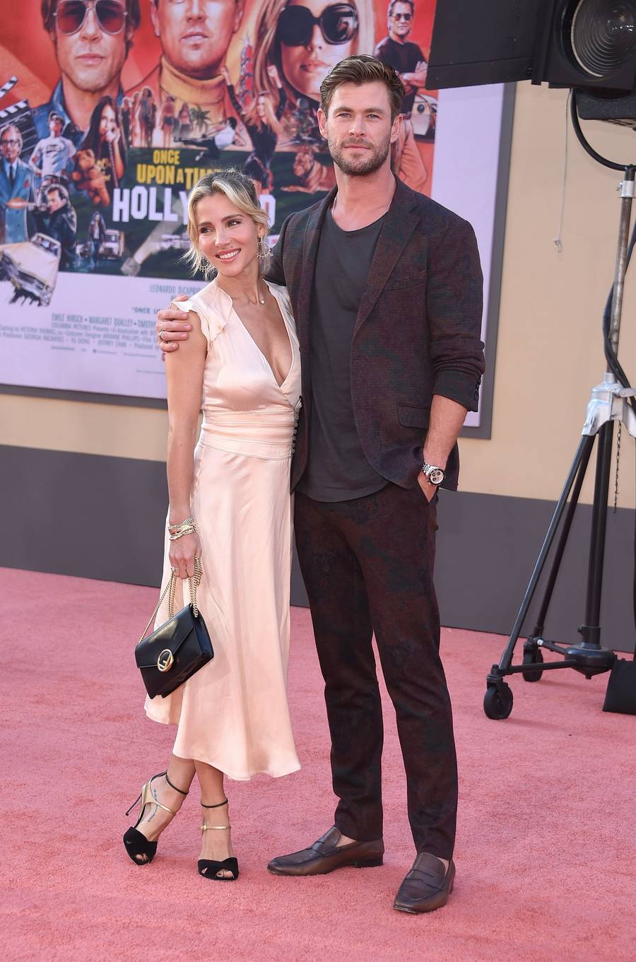 Premiera filmu „PEWNEGO RAZU… W HOLLYWOOD”: Britney Spears po długiej nieobecności świeci na ściance z partnerem