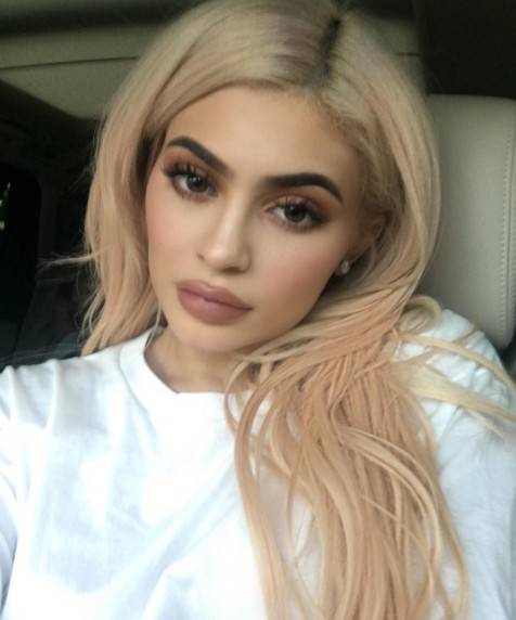 Wydałam fortunę na kosmetyki od Kylie. To był BŁĄD MOJEGO ŻYCIA