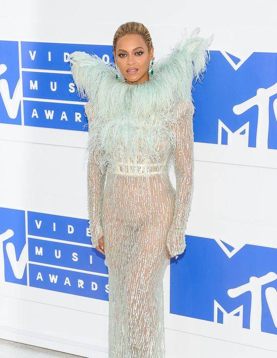 Kim Kardashian próbuje przyćmić Beyonce TRZECIĄ CIĄŻĄ